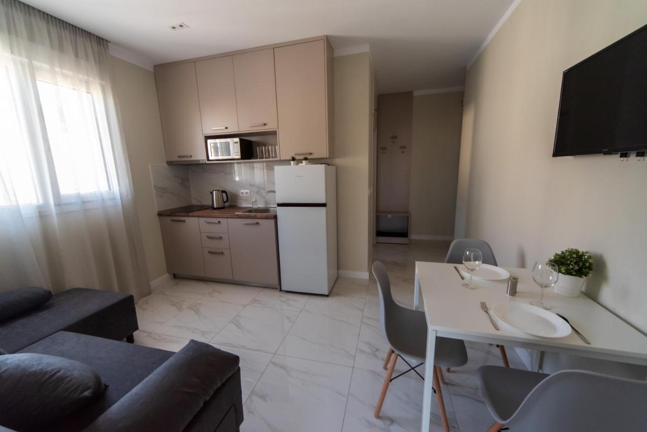 Olive 301 Apartment Peraía Екстериор снимка