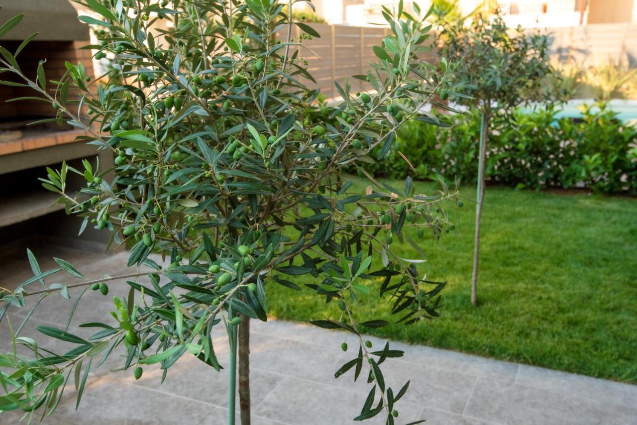 Olive 301 Apartment Peraía Екстериор снимка